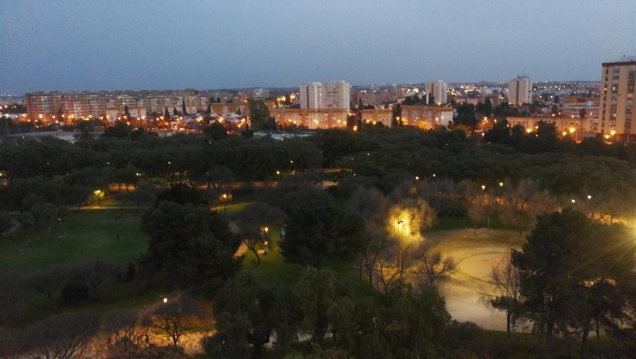 Apartamentos Flamenco B&B Sevilla Bagian luar foto